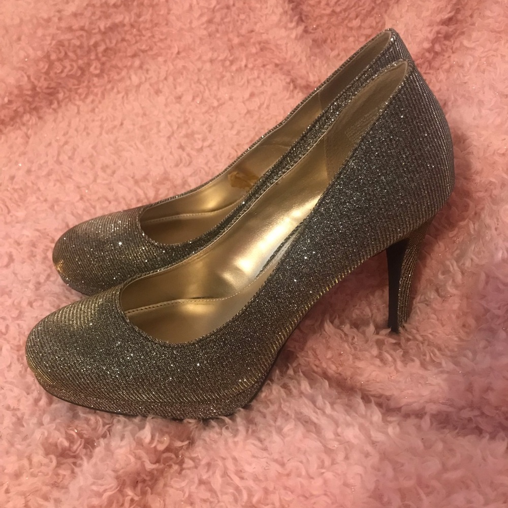 New in box size 9 glitter heels